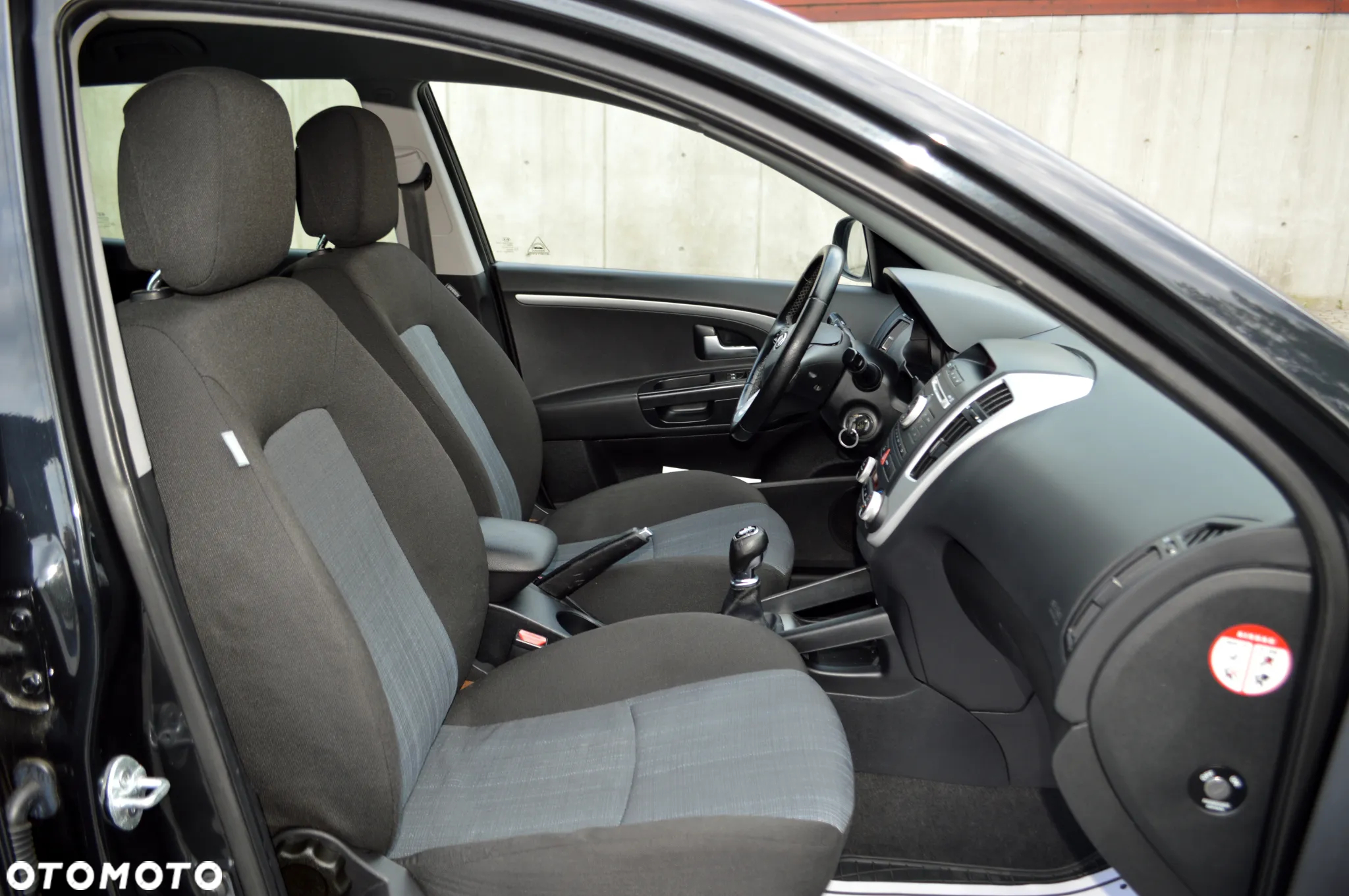 Kia Ceed - 10