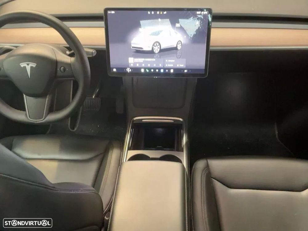 Tesla Model Y Standard Long Range RWD - 2