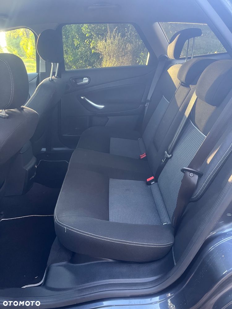 Ford Mondeo - 8