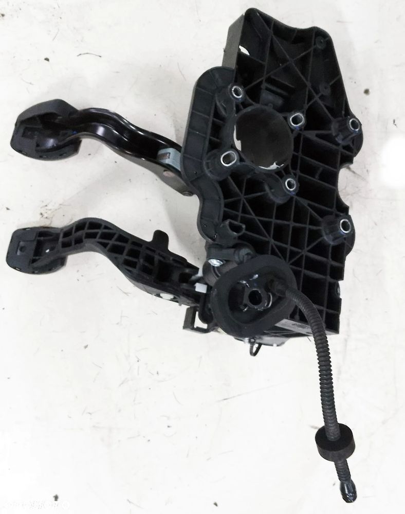 opel corsa e 1.4 xer pedał sprzęgła 39011433 - 2