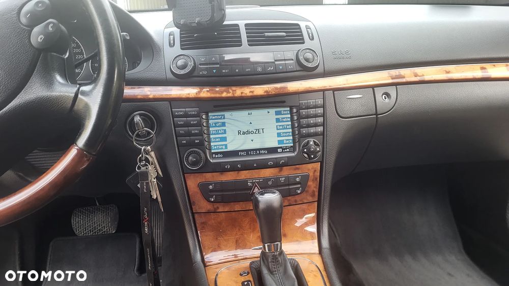 Mercedes-Benz Klasa E 280 4-Matic Classic - 12