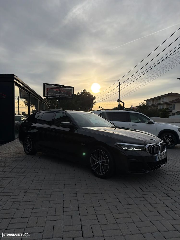 BMW 530 e Pack Desportivo M - 9