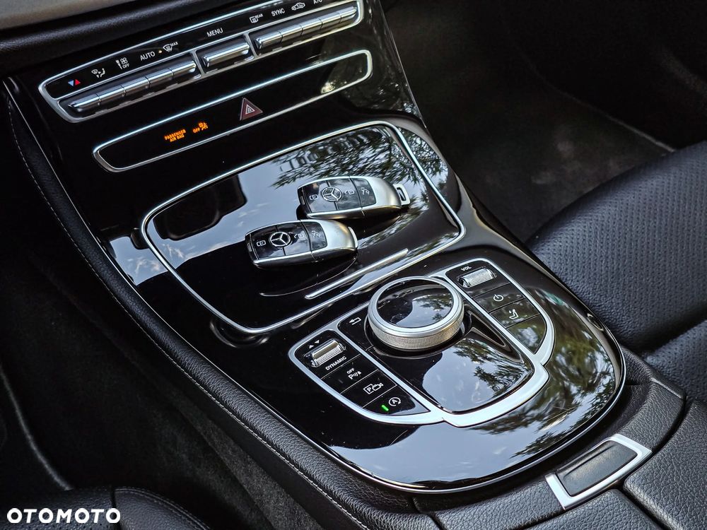 Mercedes-Benz Klasa E 220 d 9G-TRONIC - 19