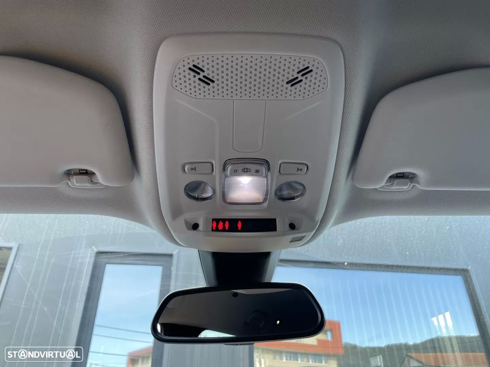 Peugeot 2008 1.2 PureTech Allure - 32