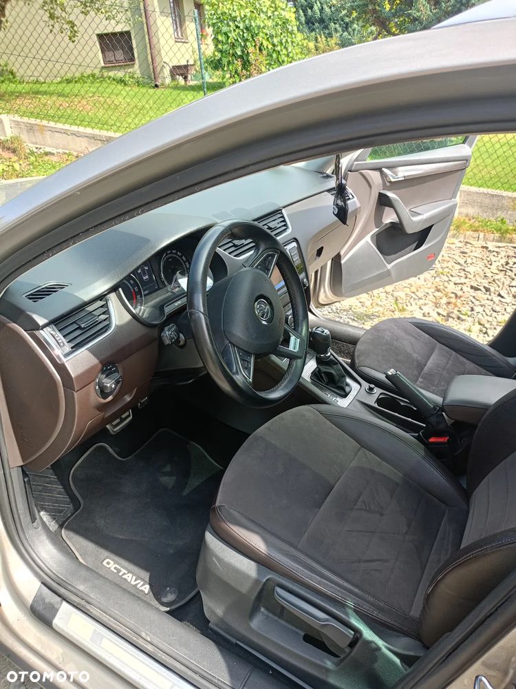 Skoda Octavia Combi 2.0 TDI 4x4 DSG Scout - 13