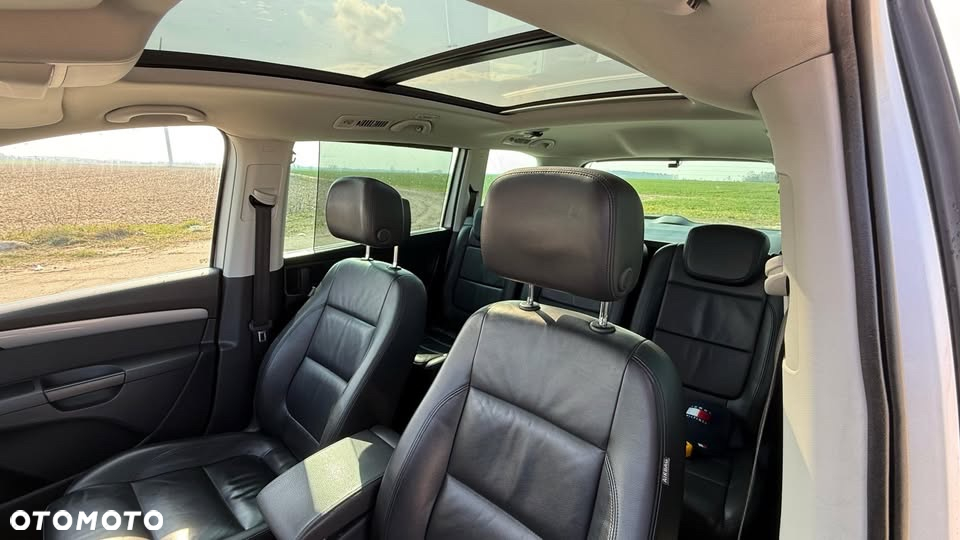 Volkswagen Sharan 2.0 TDI Highline DSG - 9