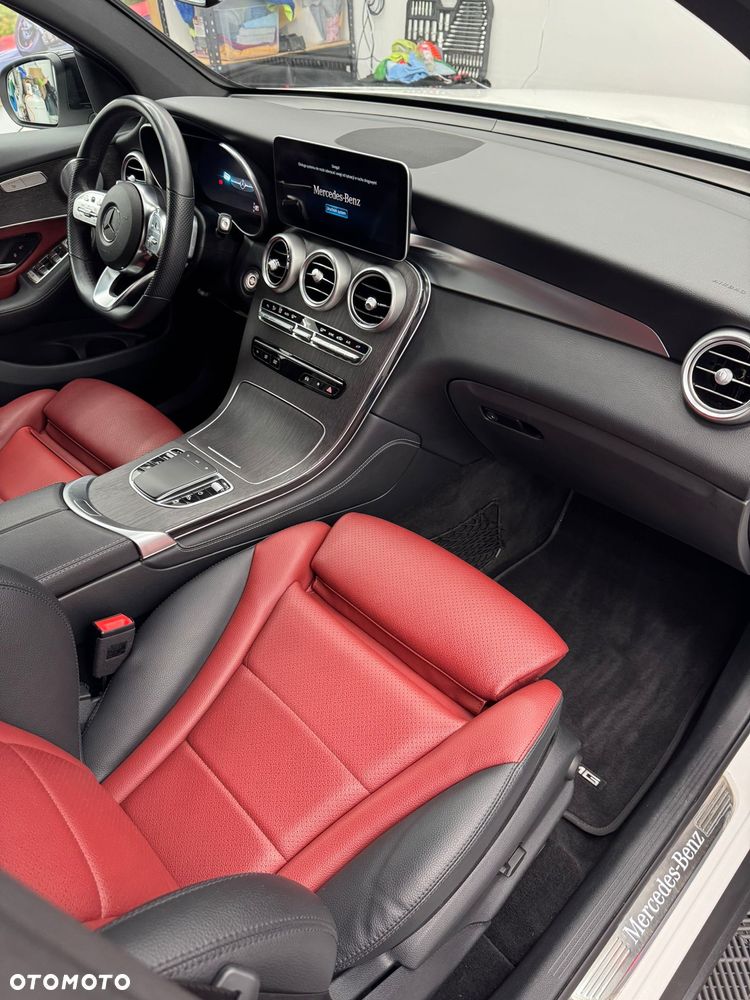 Mercedes-Benz GLC 300 4Matic 9G-TRONIC AMG Line Plus - 11