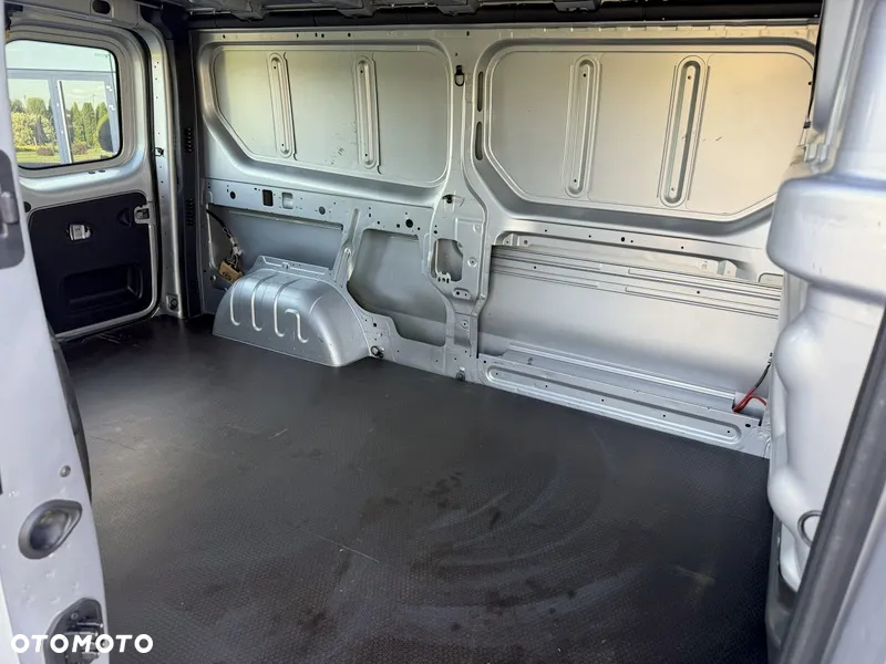 Renault TRAFIC - 12