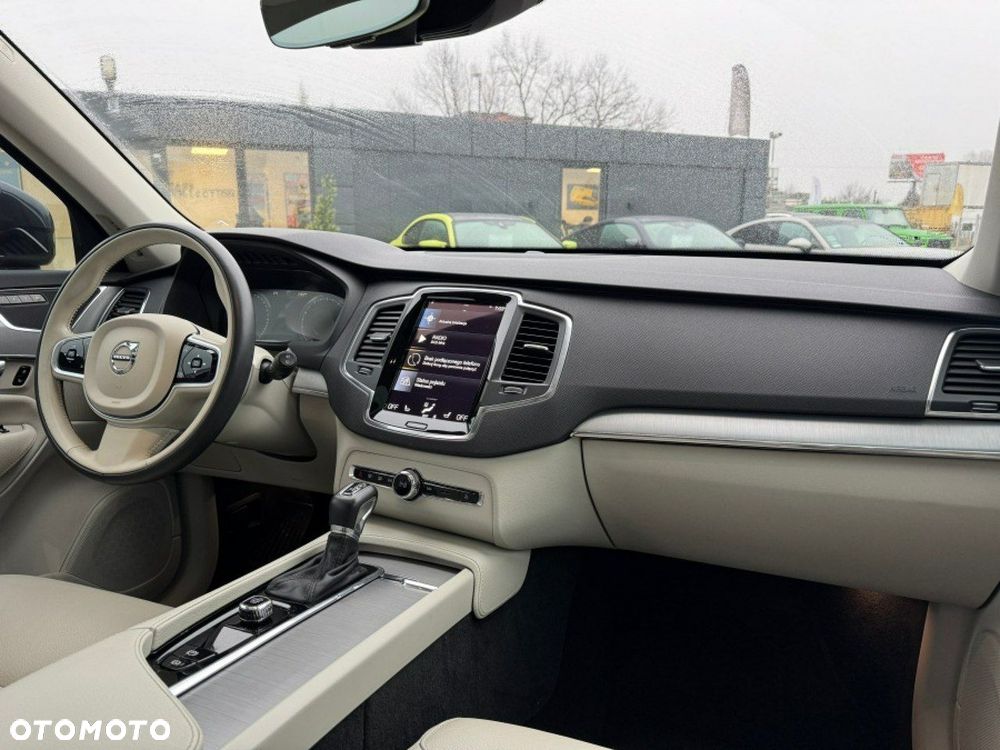 Volvo XC 90 - 13