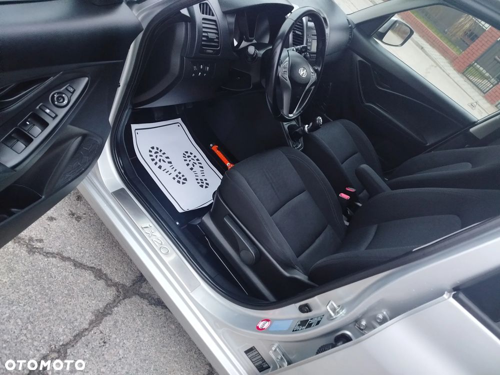 Hyundai ix20 1.4 blue YES Plus - 19