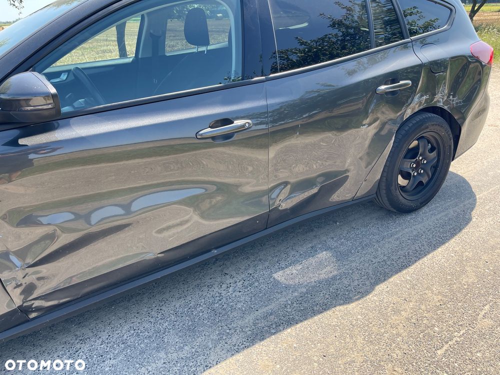 Ford Focus Turnier 1.0 EcoBoost Start-Stopp-System COOL&CONNECT DESIGN - 17