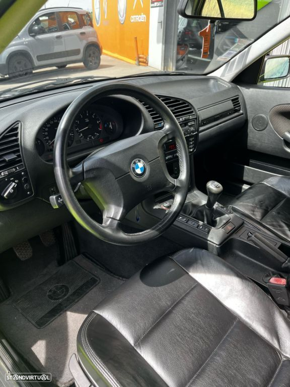 BMW 318 iS M Sport - 9