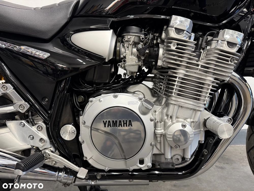 Yamaha XJR - 12