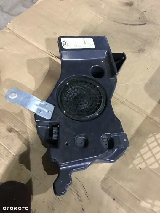 Głośnik wzmacniacz subwoofer Audi A3 8P 8P4035382D - 1