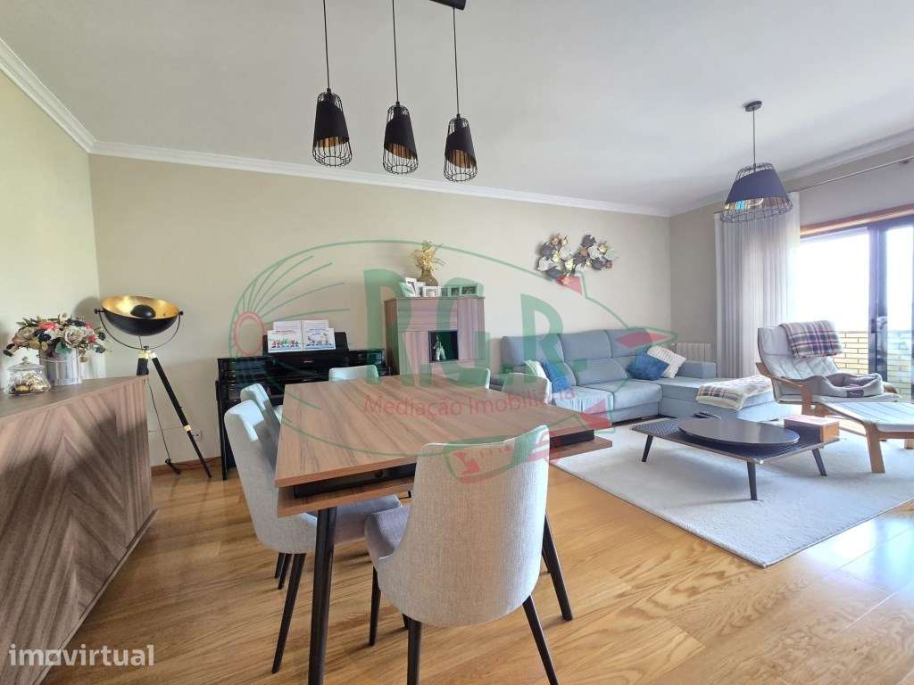Excelente T3 | Suite | 2 Lg de Garagem e Arrumos | Próximo Hosp Fer... - Grande imagem: 3/50