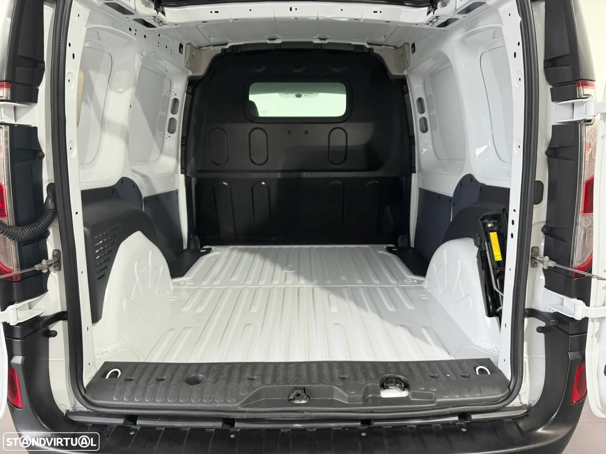 Renault KANGOO Z.E. 33 KW - IVA DEDUTIVÉL - BATERIAS PRÓPRIAS - 35