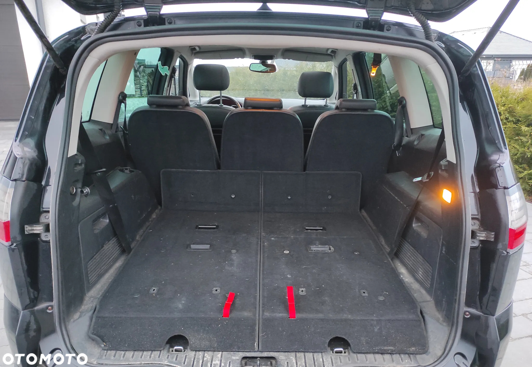 Ford S-Max - 17