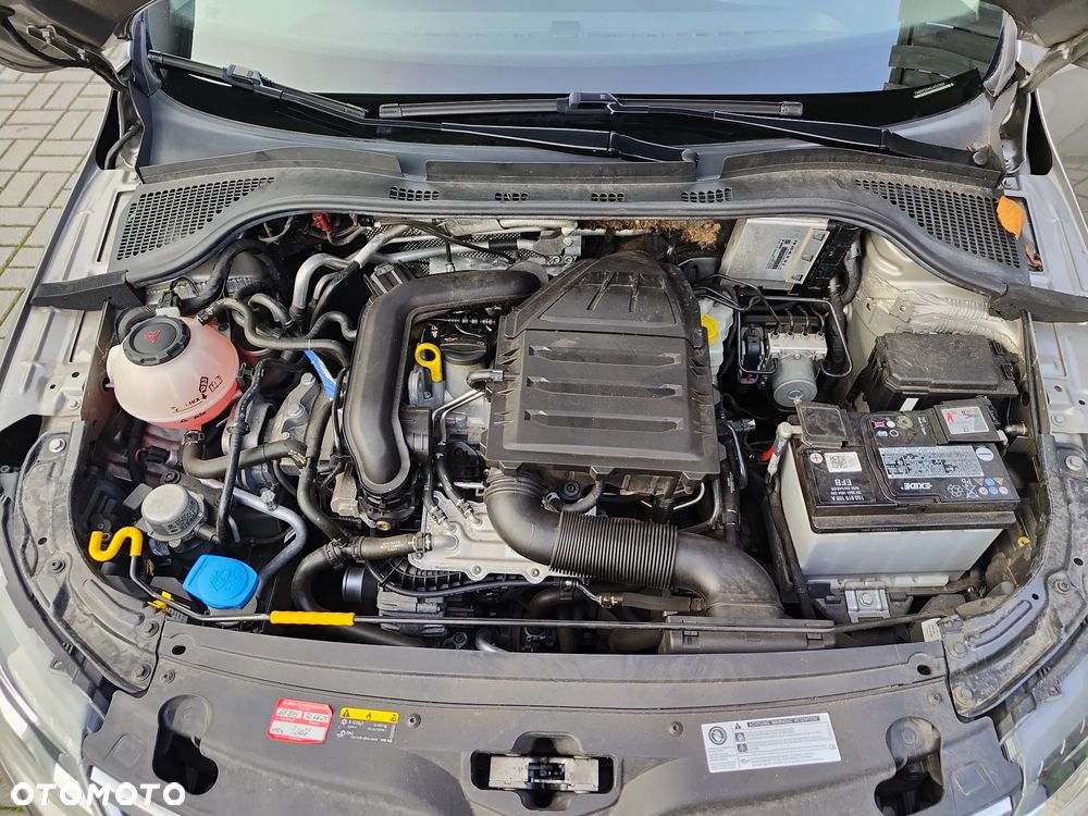 Skoda RAPID Spb 1.0 TSI Drive - 32