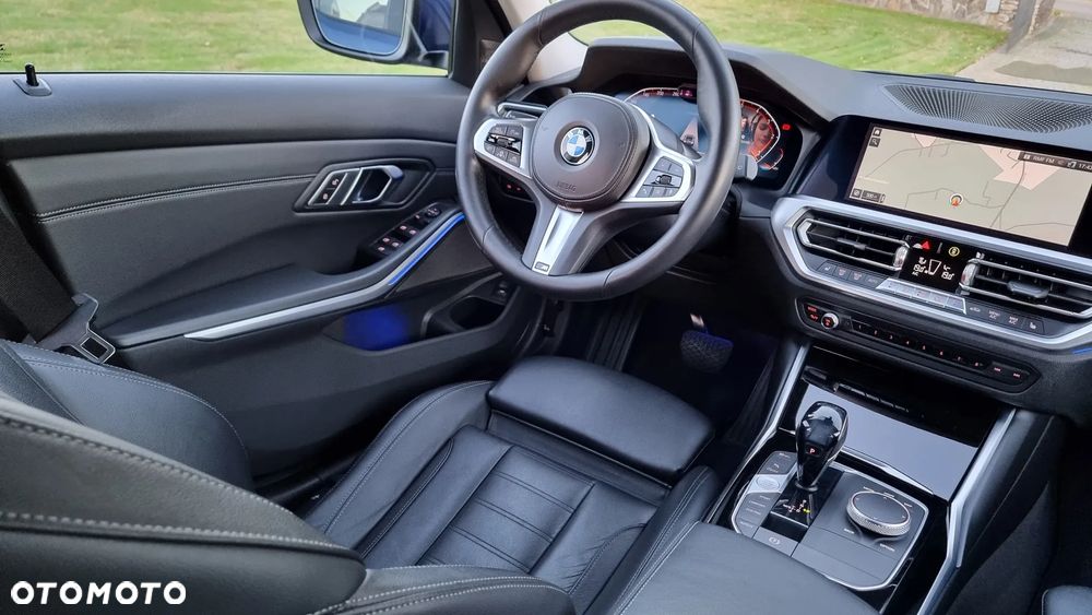 BMW Seria 3 320d - 29