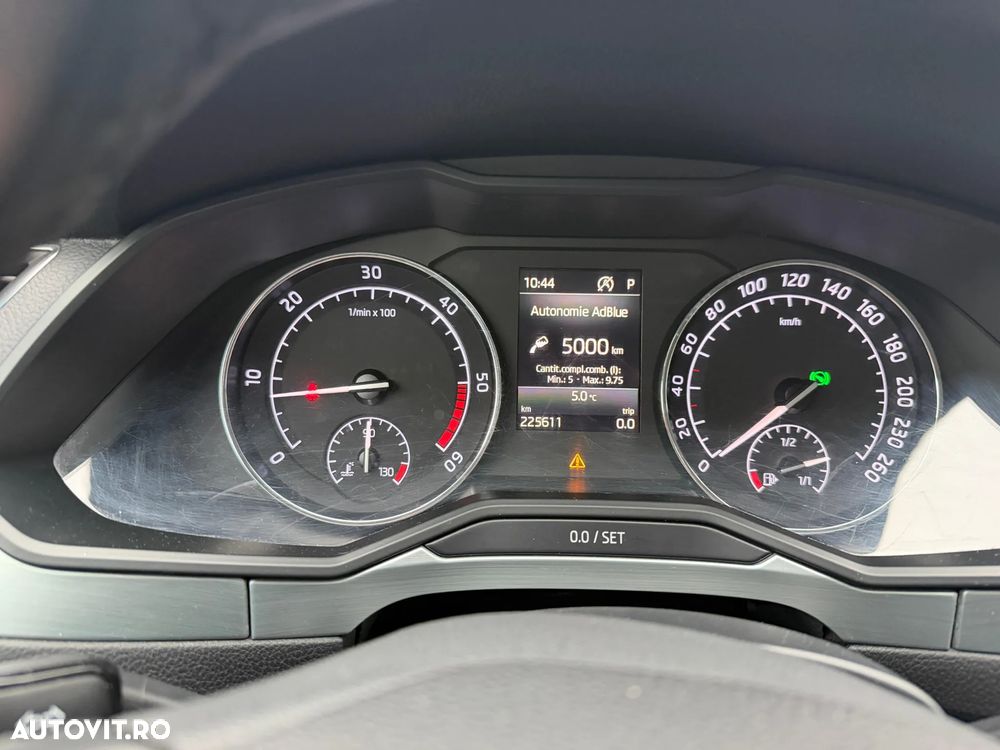 Skoda Superb 2.0 TDI DSG Ambition - 5