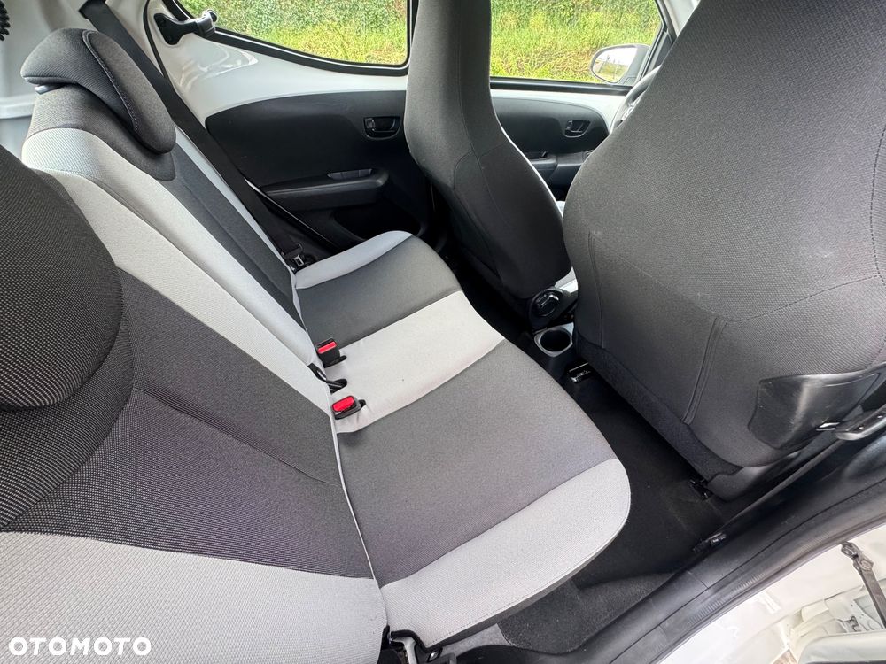 Toyota Aygo x-play - 11