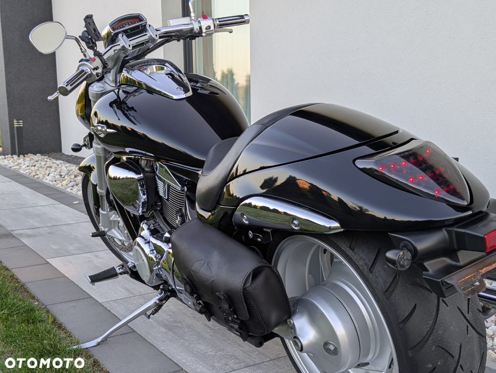 Suzuki Boulevard - 22