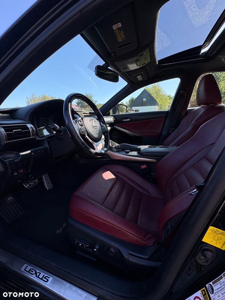 Lexus IS 200t / 300 F Sport - 10
