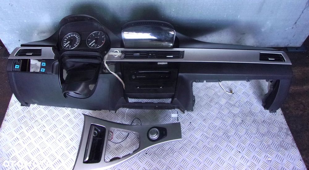 KONSOLA DESKA PULPIT NAWIGACJA WYSWIETLACZ BMW E90 E91 KOMPLET