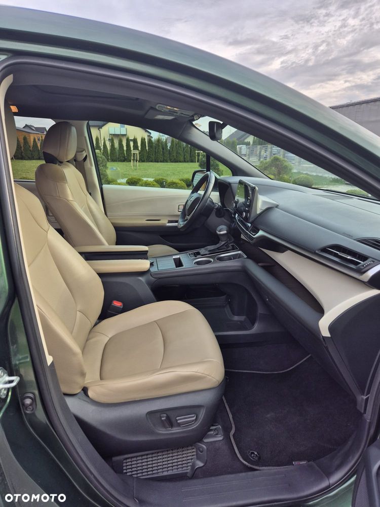 Toyota Sienna - 12