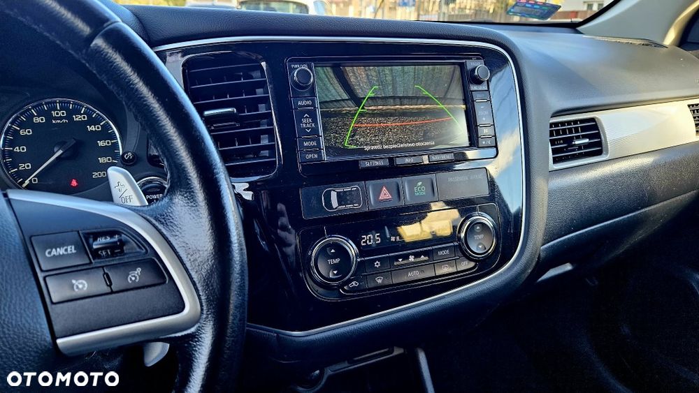 Mitsubishi Outlander - 10