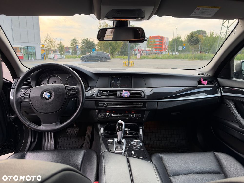BMW Seria 5 525d - 5