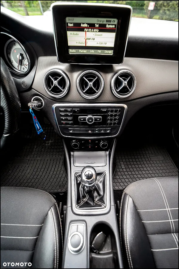 Mercedes-Benz CLA - 30