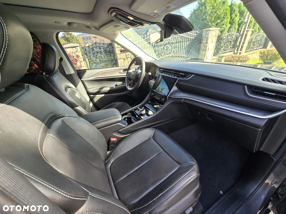Jeep Grand Cherokee - 12