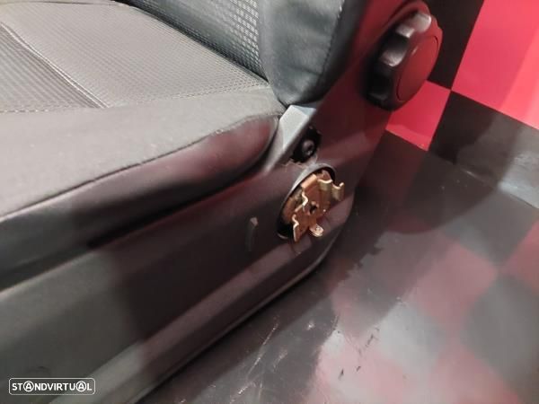 Conjunto De Bancos Mercedes-Benz Sprinter 5-T Caixa (906) - 5