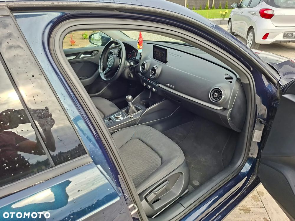 Audi A3 Sportback - 13