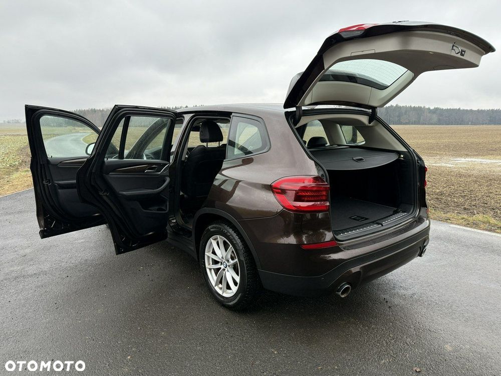 BMW X3 xDrive20i Advantage - 30
