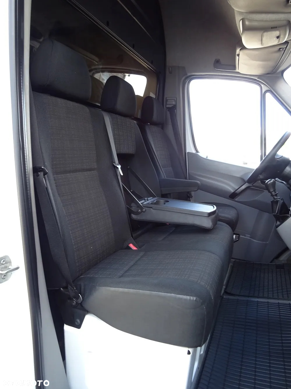 Mercedes-Benz Sprinter - 20