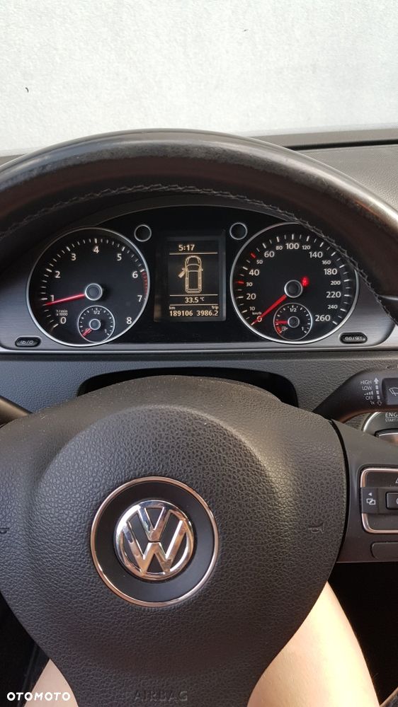 Volkswagen Passat - 8