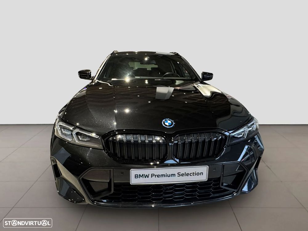 BMW 330 e Pack Desportivo M Pro Auto - 2
