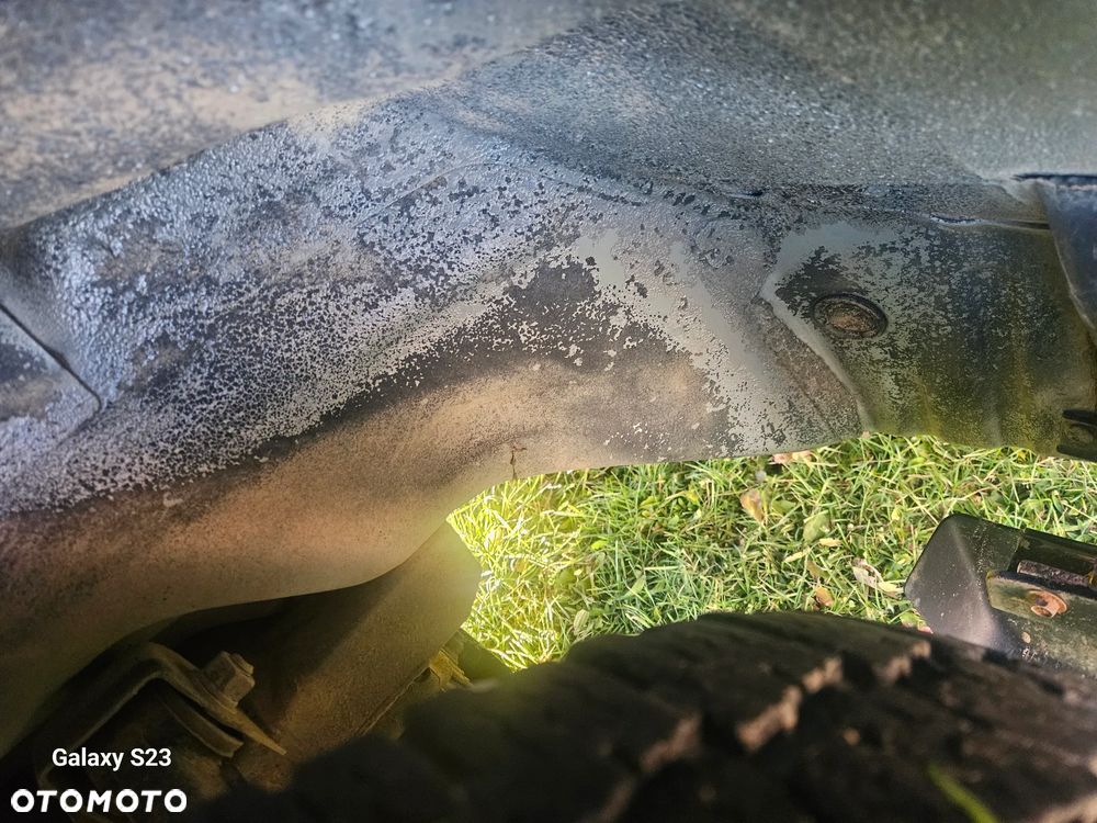 Mitsubishi Pajero - 12