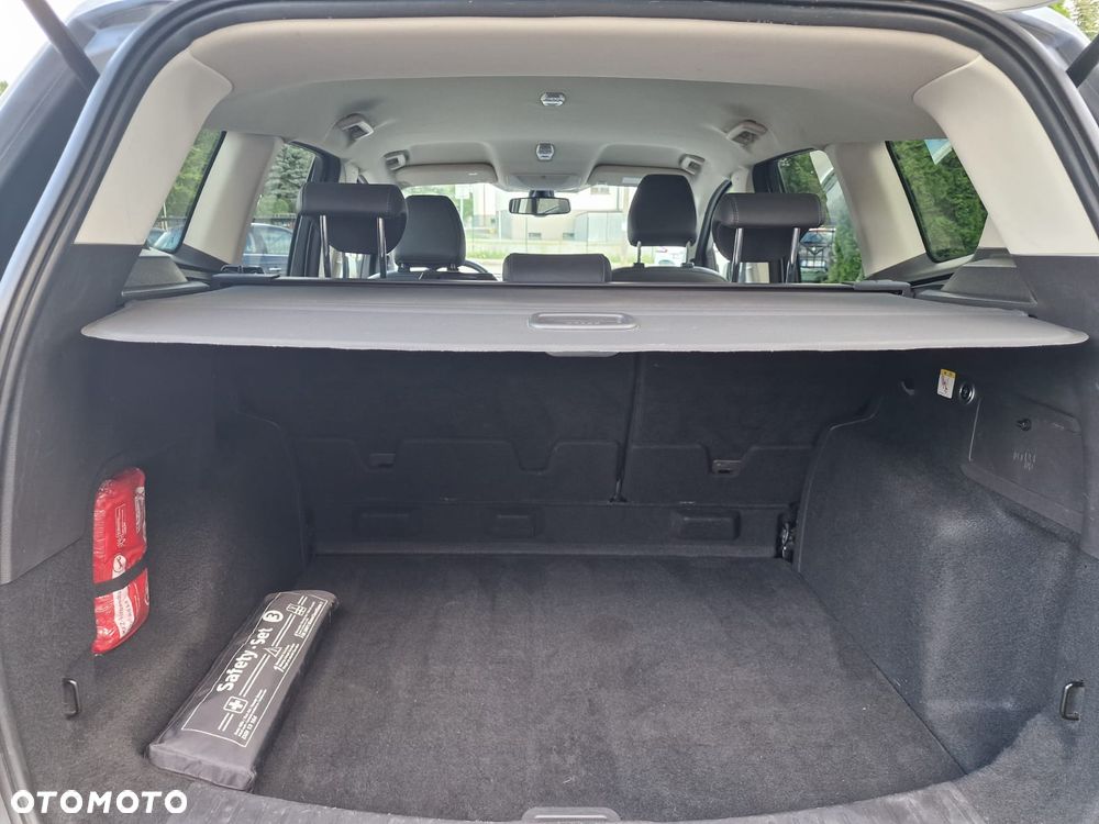 Ford Kuga 2.0 TDCi 2x4 Titanium - 20