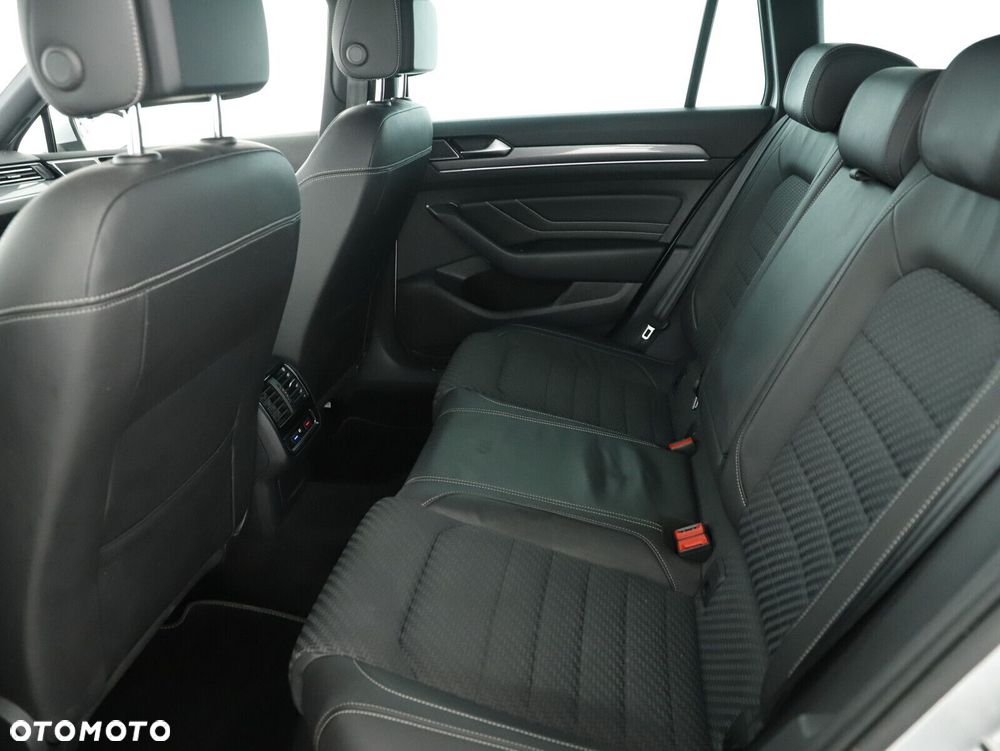 Volkswagen Passat - 10