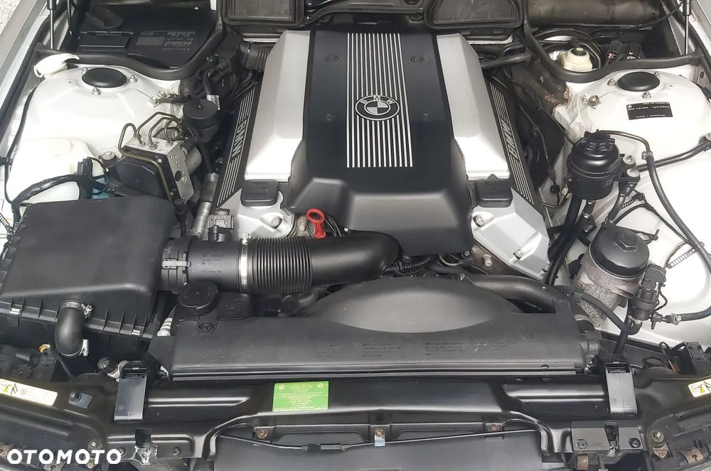 BMW Seria 7 740i - 5