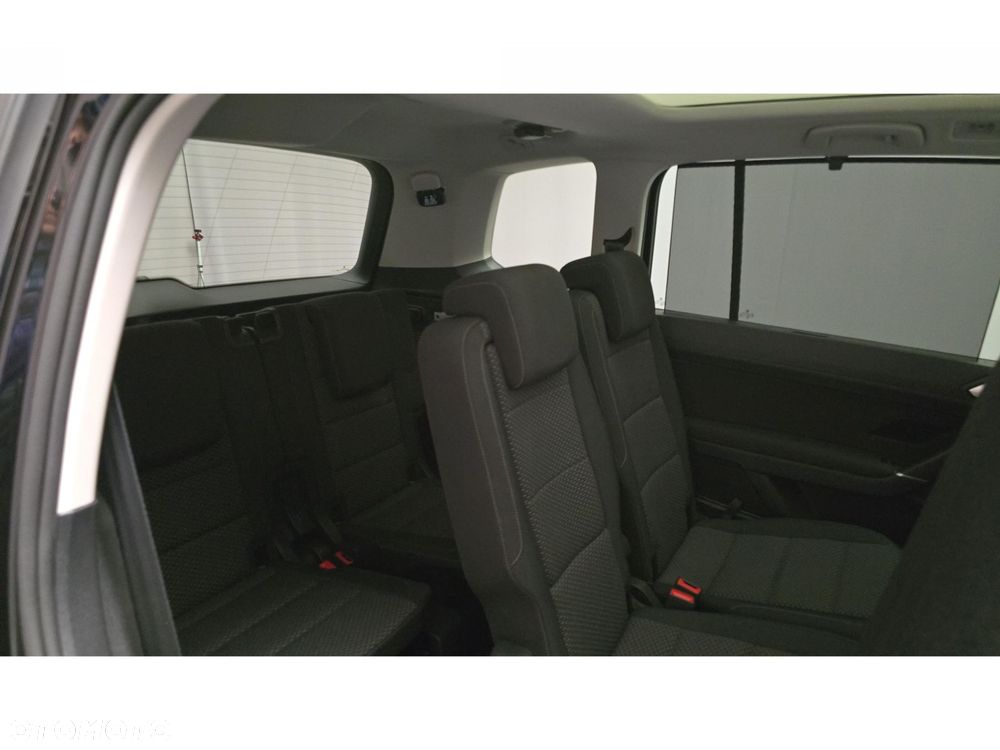 Volkswagen Touran - 30