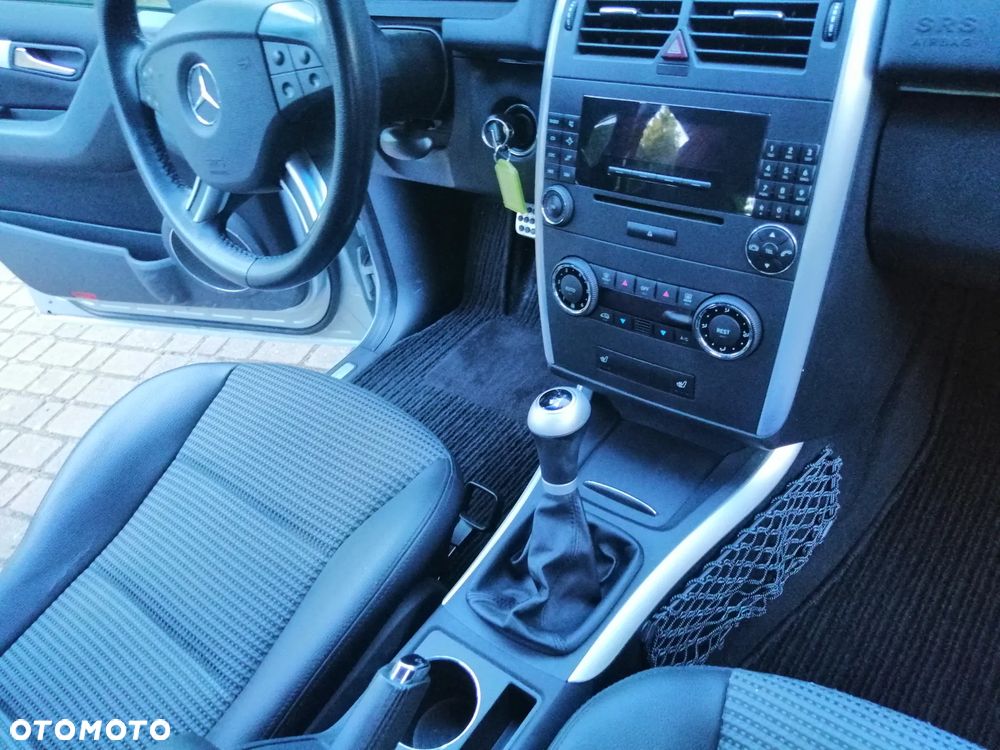 Mercedes-Benz Klasa B 200 - 28
