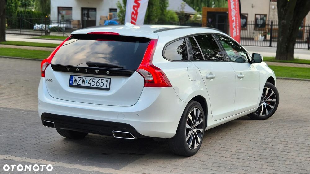 Volvo V60 D3 Momentum Core - 27