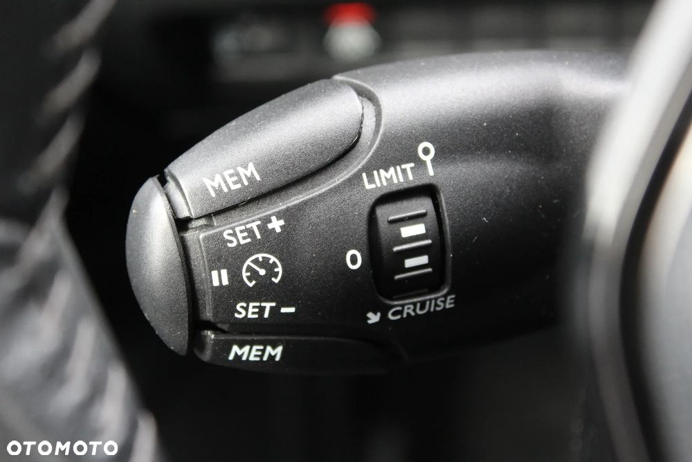 Peugeot 2008 1.5 BlueHDi Allure - 20