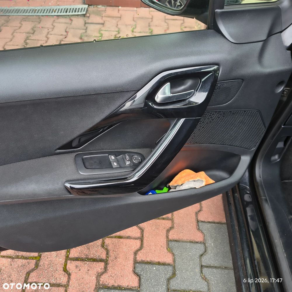 Peugeot 208 1.6 BlueHDi Active - 12
