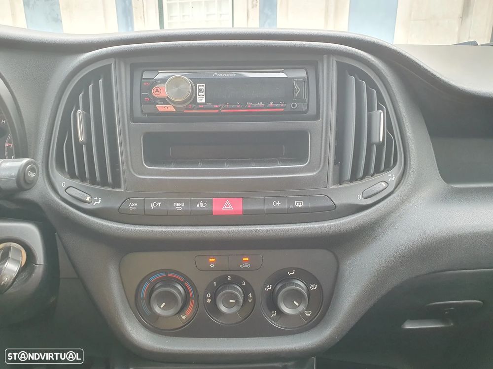 Fiat DOBLO MULTIJET 3 LUGARES A/C - 9