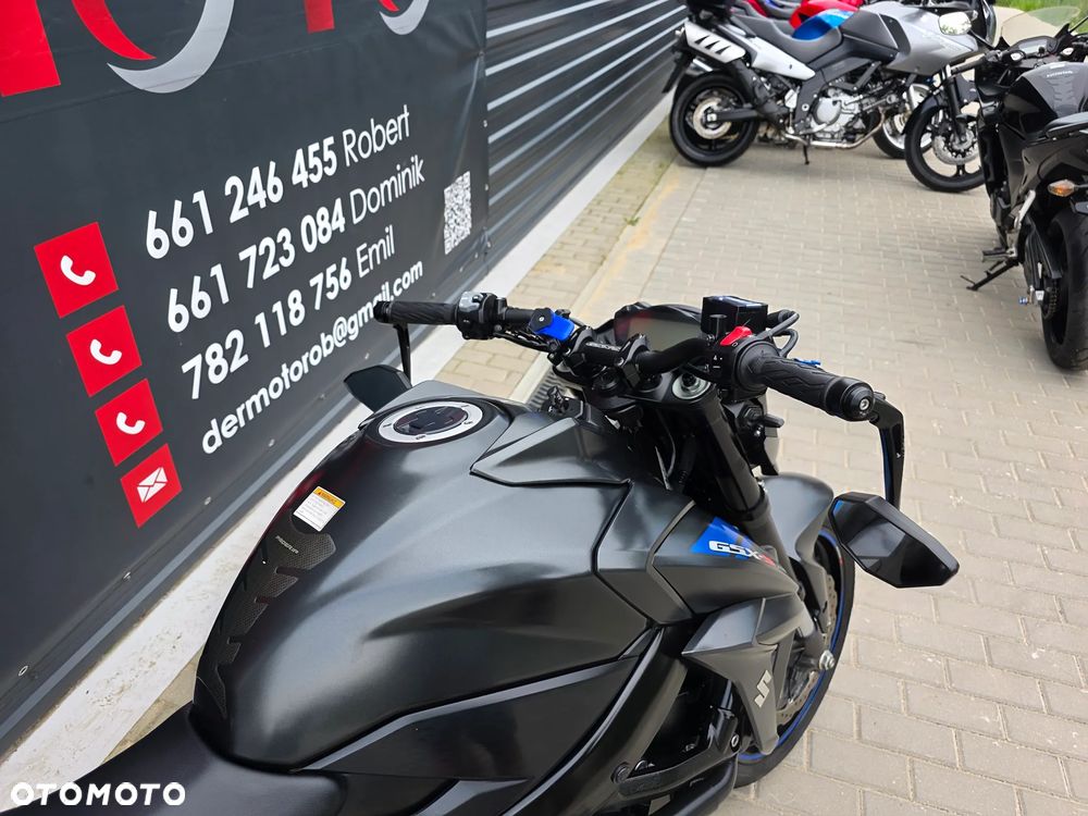 Suzuki GSX - 36